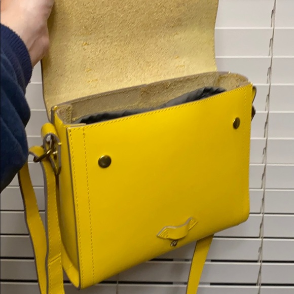SOLD ❌ Yellow Purse - Picture 2 of 3